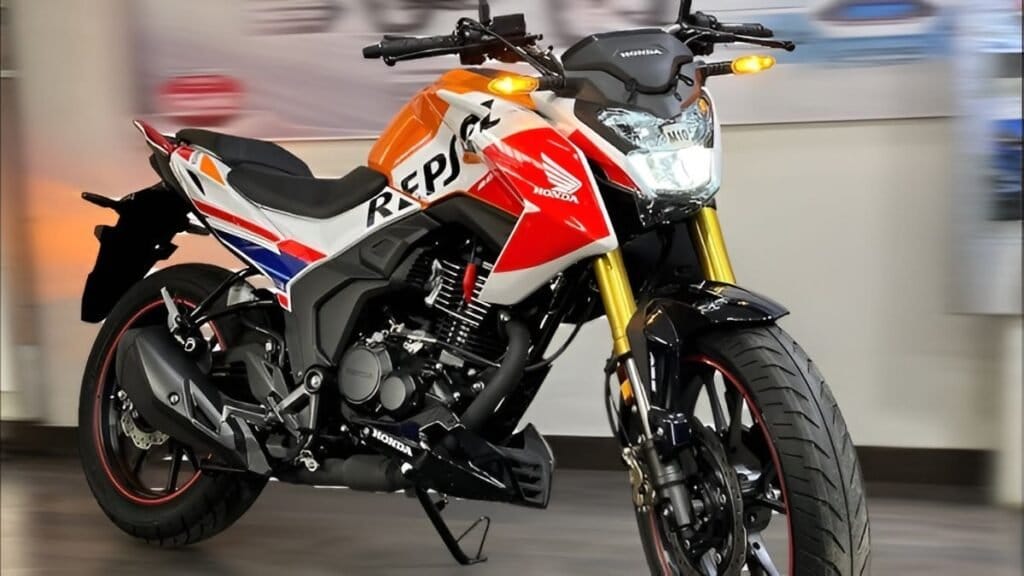 Honda-Hornet-2025-Launched-Stylish-Streetfighter-Motorcycle-with-Reliable-Engine-Comfort-Premium-Features-2